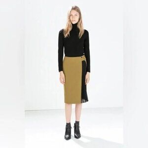 New Zara Skirt with side pleat✨✨✨ ✨✨🔥 M